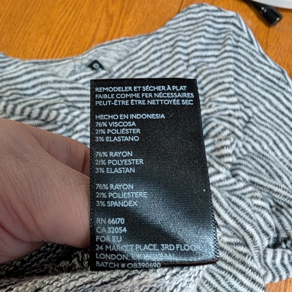 Knit Long Sleeve Striped Top S (T12) - Picture 13 of 13